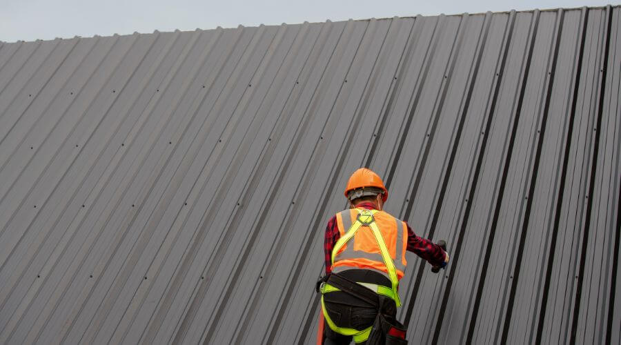 Professional gutter cleaning in Carle Place, NY